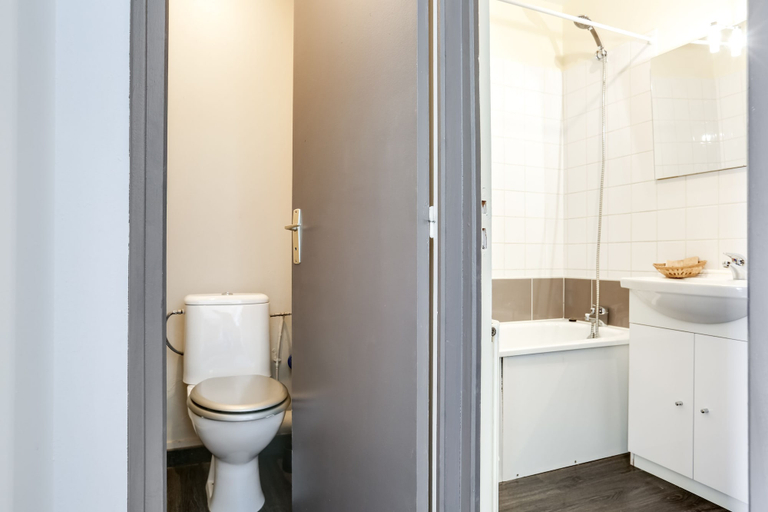 Bathroom 5, Château Turgot Gîtes, Calvados