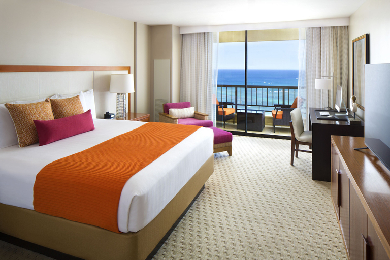 Bedroom 4, Hyatt Regency Waikiki Beach Resort & Spa, Honolulu