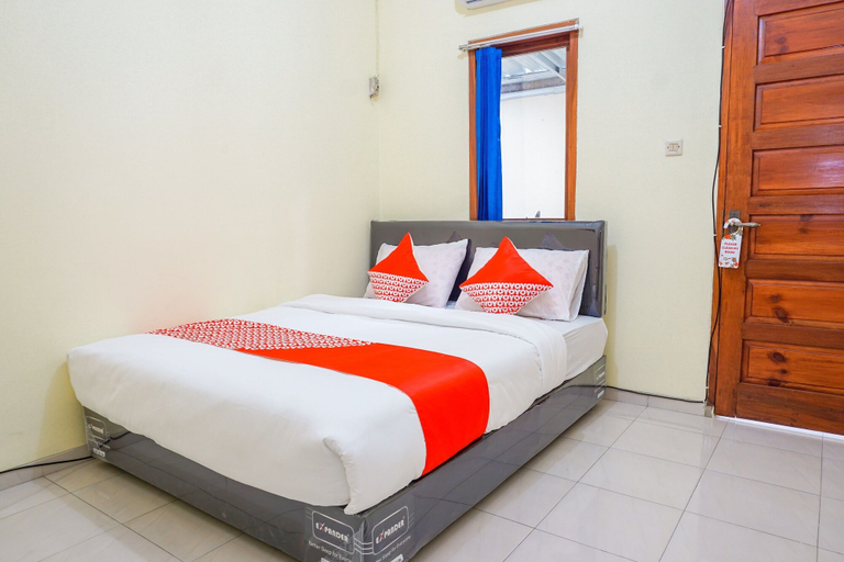 Bedroom 1, OYO 2401 Ardini Residence, Bandung