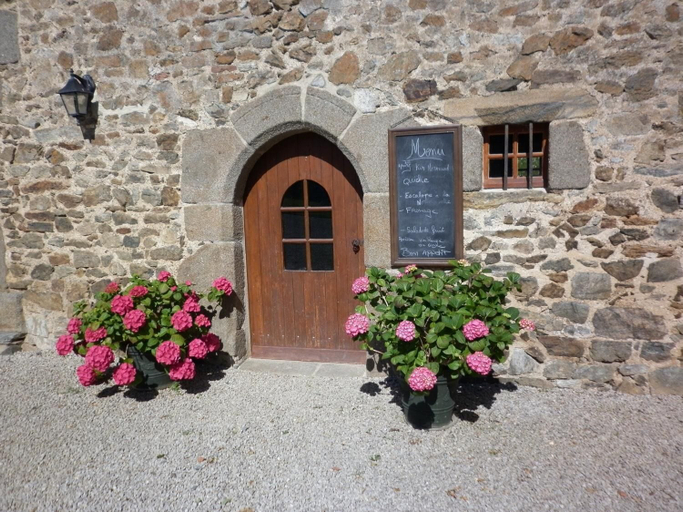 Exterior & Views 2, Logis le Manoir de la Foulerie, Manche