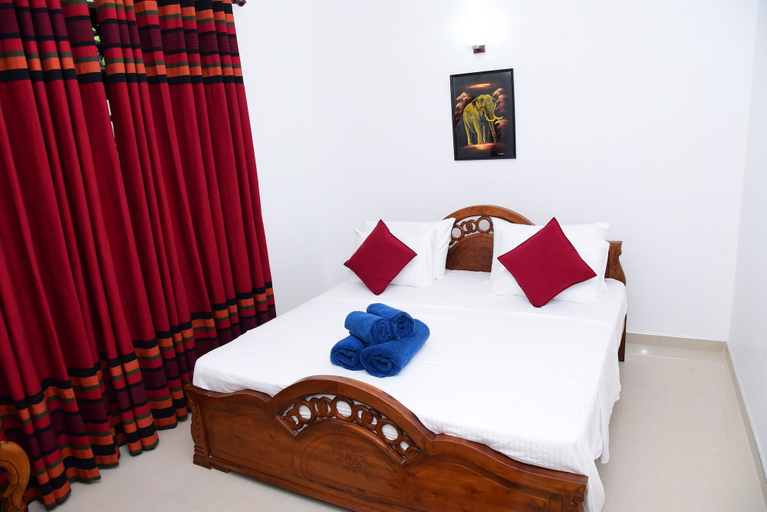 Bedroom 3, White Villa Airport Transit Hotel, Katana