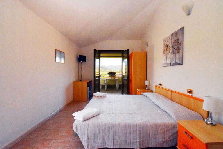 Bedroom 3, La Corte degli Ulivi Hotel Ristorante, Ogliastra