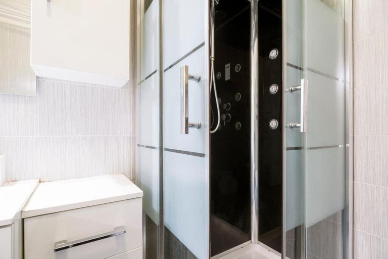Others 5, Central Station Suite, Milano