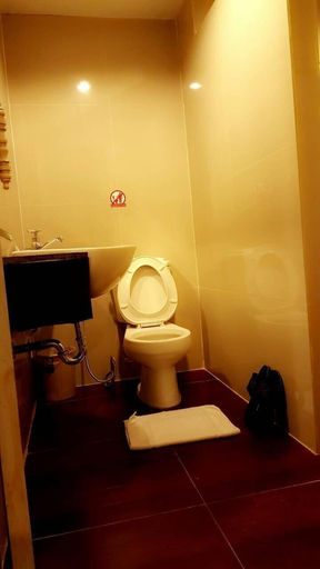 Bathroom 5, Kong Garden View Resort, Muang Chiang Rai