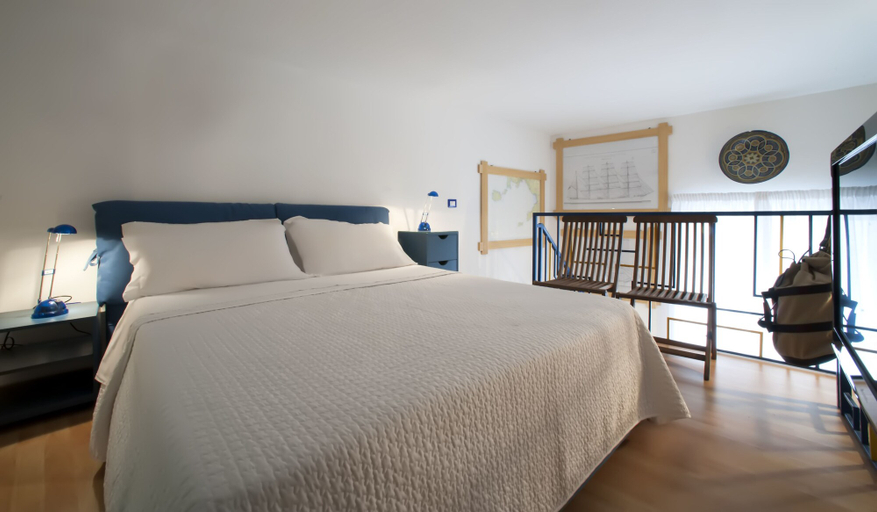Bedroom 5, Casa Vittoria, Napoli