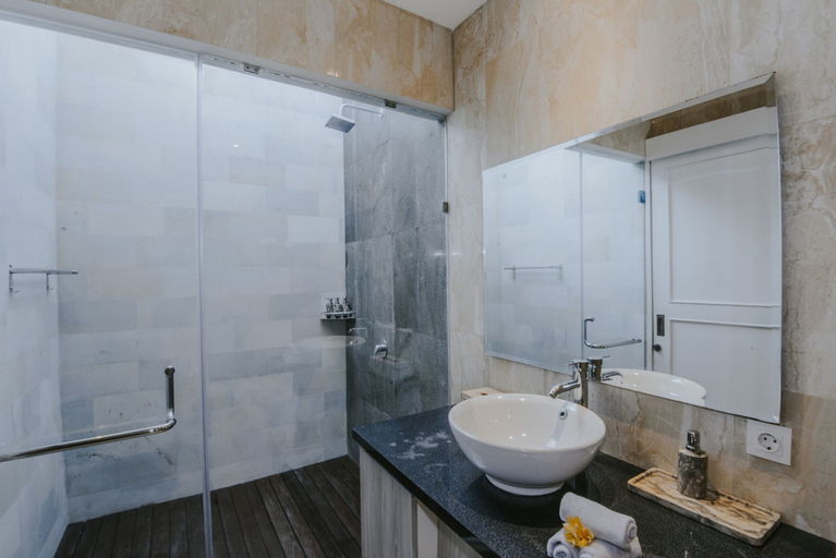 Bathroom 4, Rommy Villas Lembongan, Klungkung