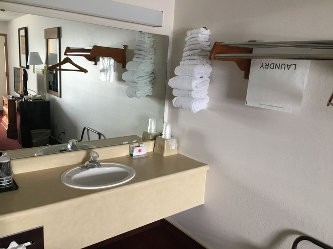 Bedroom 5, Twelve Oaks Inn, Taney