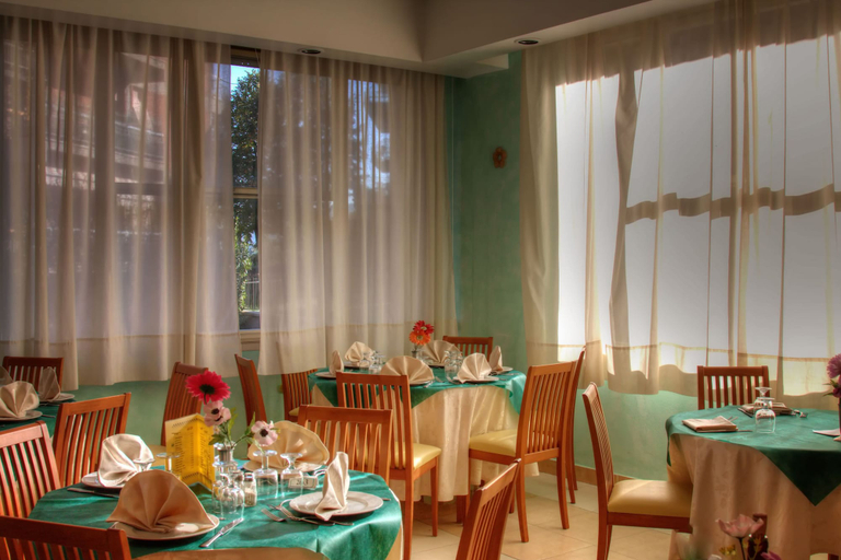 Food & Drinks 4, Hotel Ave, Siena