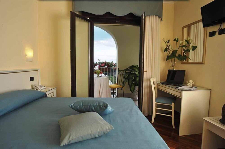 Bedroom 2, Costa Hotel, Napoli