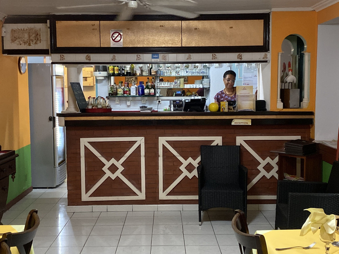Food & Drinks