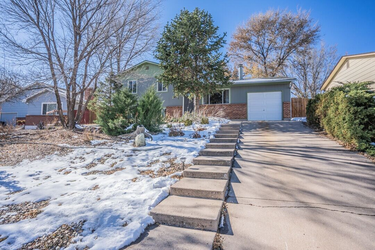 Exterior & Views 2, Dog-friendly by the Garden & OCC Shops & Dining, El Paso