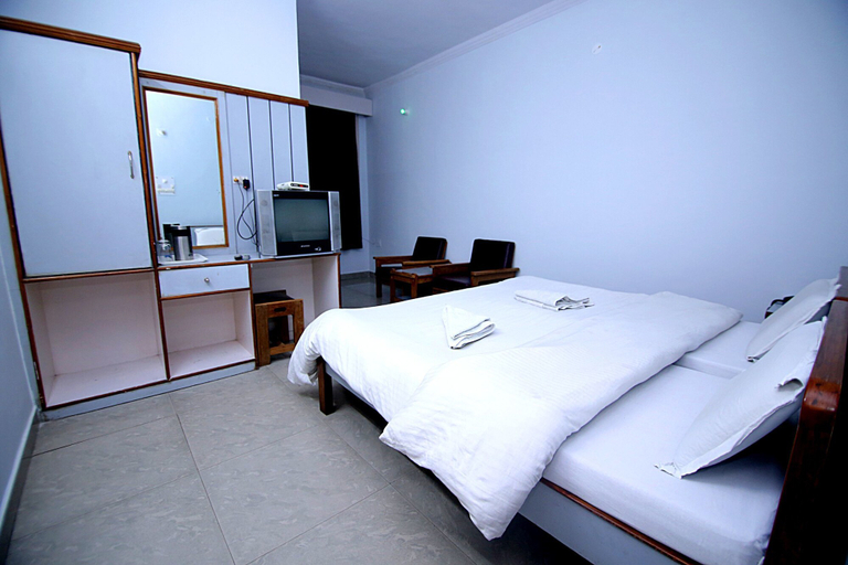 Bedroom 3, Hotel Midtown, Hardwar