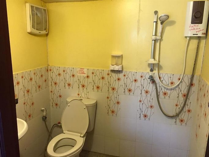 Bathroom 5, Romsiri Resort, Sung Noen