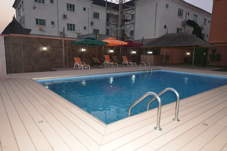 Sport & Beauty, Elim Top Suites, Jos North