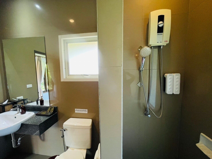 Bathroom 4, Bakantiang Resort, Ko Lanta
