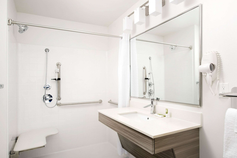 Bathroom 4, WoodSpring Suites Seattle Redmond, King