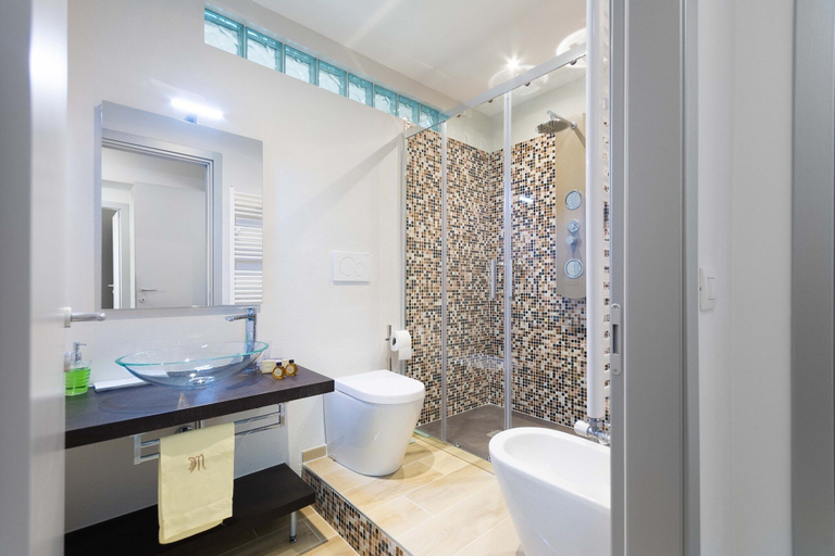 Bathroom 3, Isola Suite Apartment, Milano