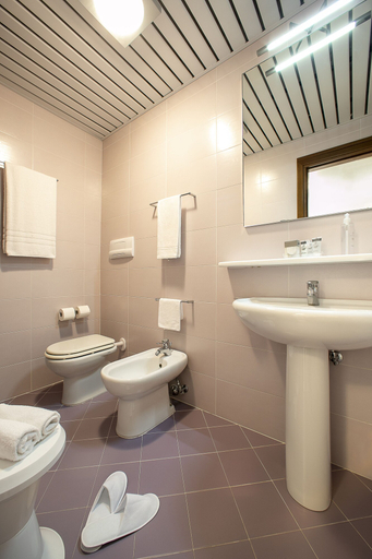 Bathroom 5, Park Hotel Ermitage, Venezia