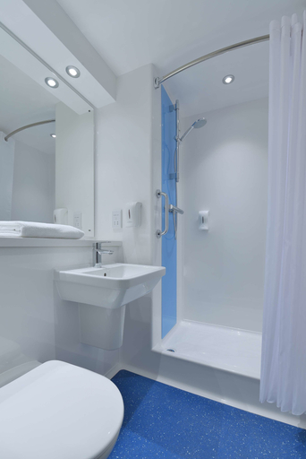 Bathroom 4, Travelodge Dublin City Rathmines, Dublin