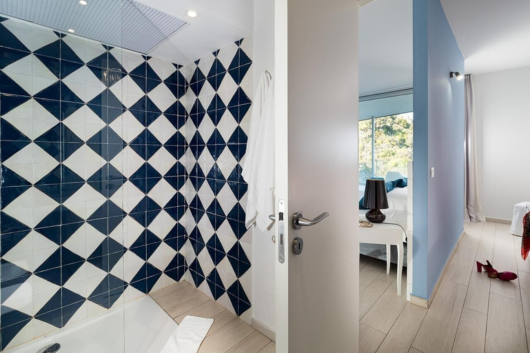 Bathroom 4, Isola Bella Infinity Suites, Messina