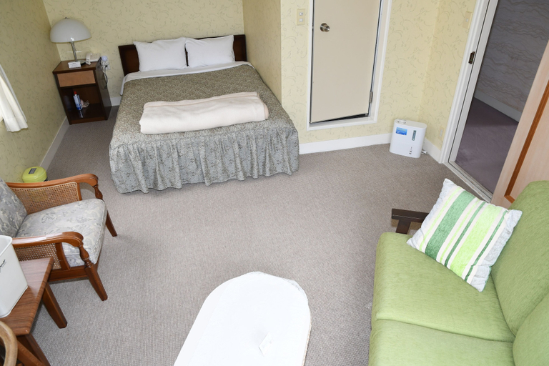 Bedroom 2, Putit Hotel Fromage, Itō