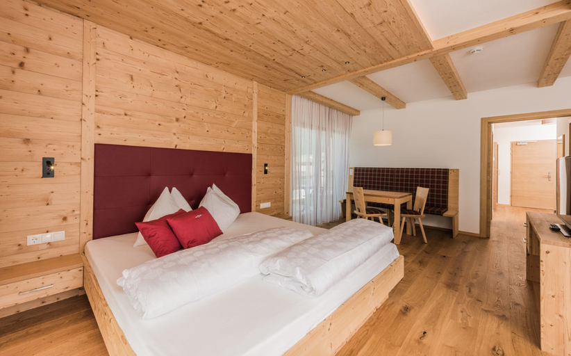 Bedroom 3, Alpine Nature Hotel Stoll, Bolzano
