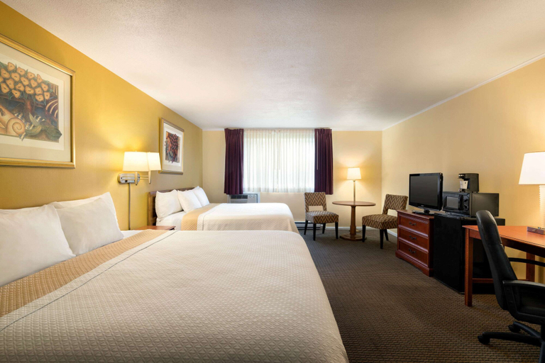 Bedroom 4, Days Inn by Wyndham Dover, Strafford
