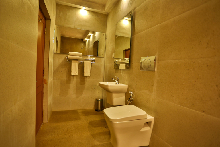 Bathroom 4, La Montana by TGI, The Nilgiris