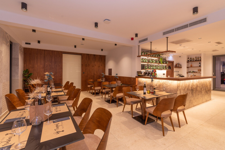 Food & Drinks 4, Hotel batuda, Split