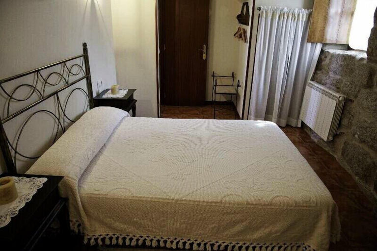 Bedroom 3, Casa Rural A Cobacha, A Coruña