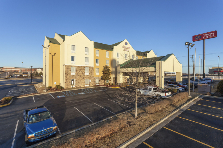 Exterior & Views 2, Comfort Suites Richmond, Madison