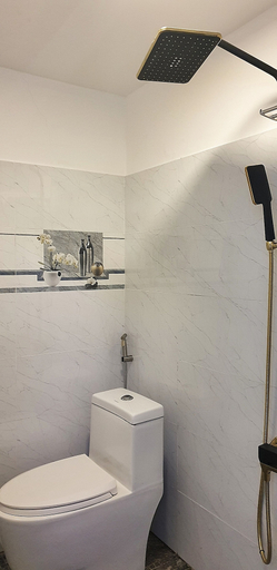 Bathroom 4, The Phoenix 74 Hotel, District 1