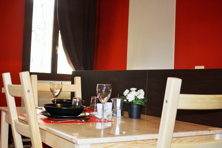 In-room dining, Mario Apartment 5012, Venezia