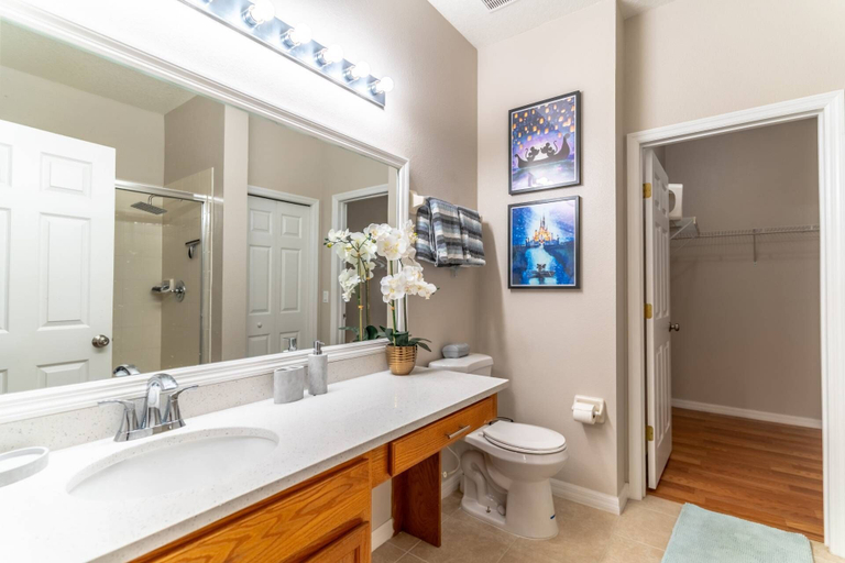 Bathroom 4, 7526 Oakwater, Osceola
