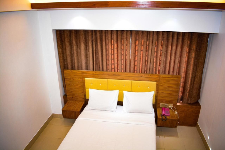 Bedroom 2, The Alina Hotel & Suites, Chittagong