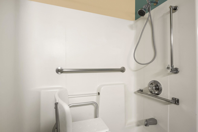 Bathroom 4, Super 8 by Wyndham Peoria East, Tazewell