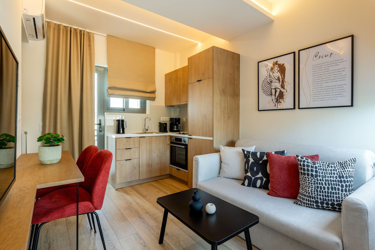 Others 4, IO SUITES, Attica