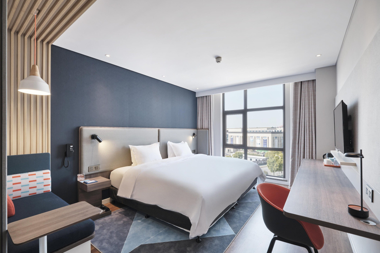 Bedroom 2, Holiday Inn Express SHANGHAI NORTH HONGQIAO CBD by IHG, Shanghai