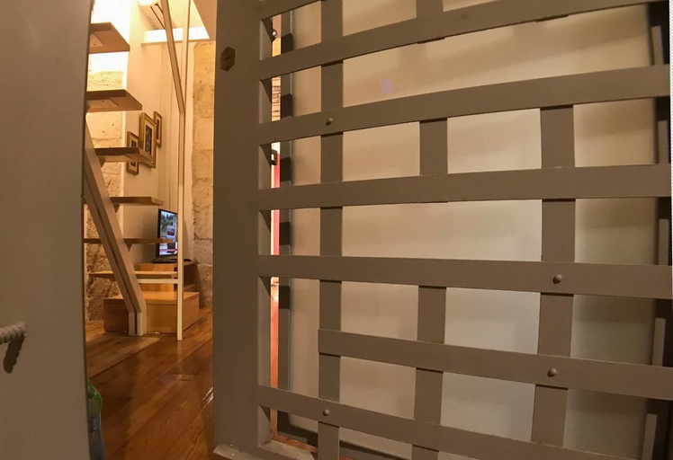 Others 5, Piccolo loft San Tommaso, Syracuse