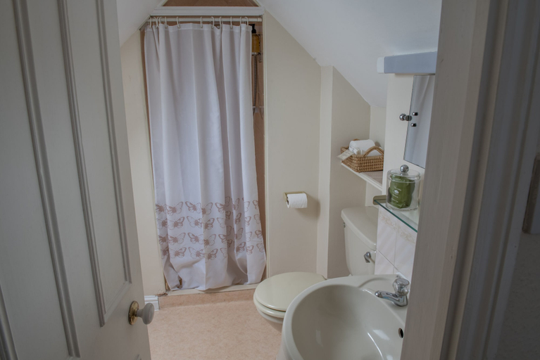 Bathroom 3, Toothbrush Rooms at Lattice Lodge, Suffolk