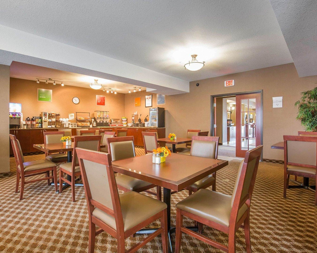 Food & Drinks 5, Comfort Inn & Suites, Division No. 6
