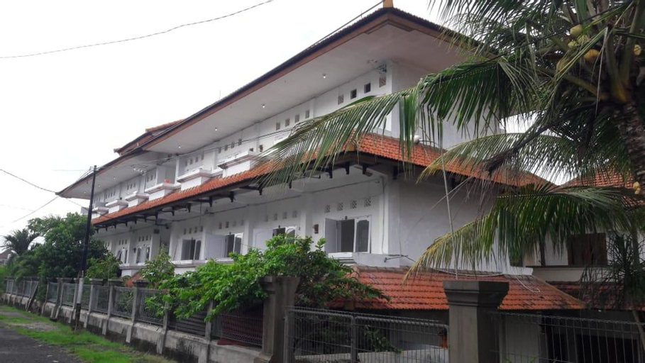 Exterior & Views 26