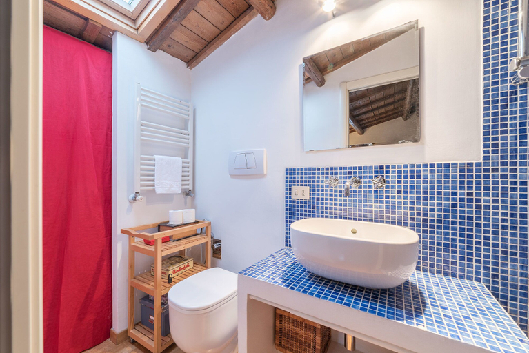 Others 4, Boschetto Peaceful Apartment, Rome
