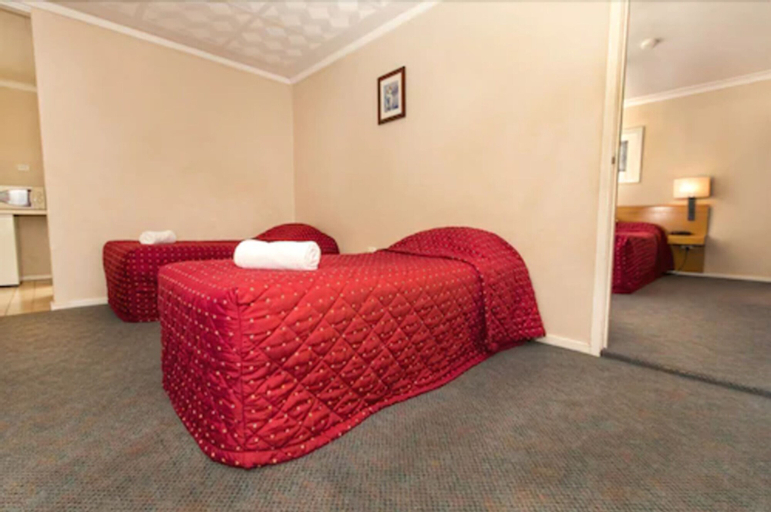 Bedroom 3, Kalgoorlie Overland Motel, Kalgoorlie/Boulder