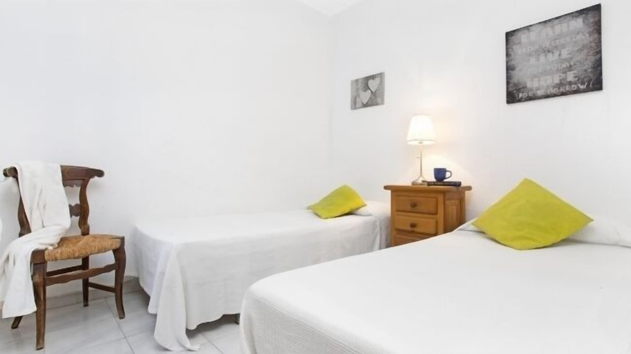 Bedroom 2, Apartamento Alberts 1er piso, Girona