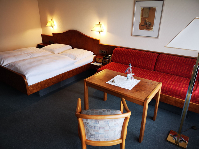 Bedroom 3, Hotel garni Zur Weserei, Lörrach