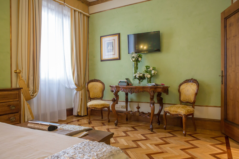 Bedroom 2, Due Torri Hotel, Verona