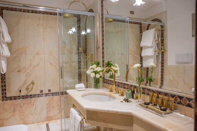 Bathroom 4, Due Torri Hotel, Verona