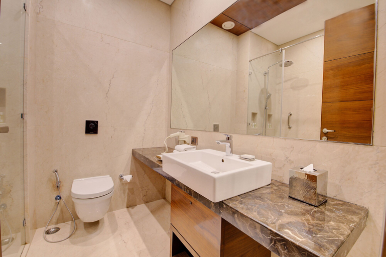 Bathroom 5, Niranta Transit Hotel Mumbai Airport - At Arrivals, Mumbai Suburban