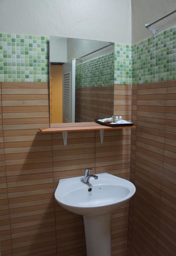 Bathroom 4, Huan Kham Nan, Muang Nan
